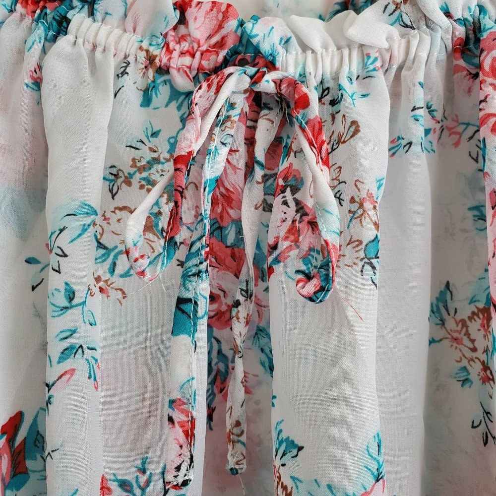 SEDUCTIONS | Flowy floral blouse with bell sleeves and cinched hem (Size M) - Picture 3 of 10